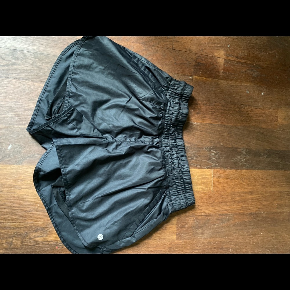 Xs workout shorts, brand Layers